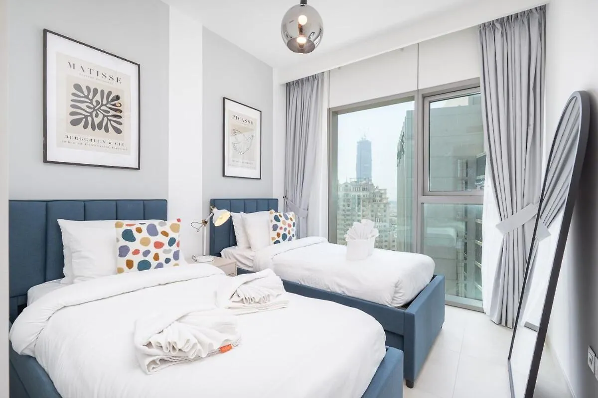 Luxurious 4-Bedrooms Near Burj Khalifa And Dubai Mall In Downtown! 0*,  United Arab Emirates