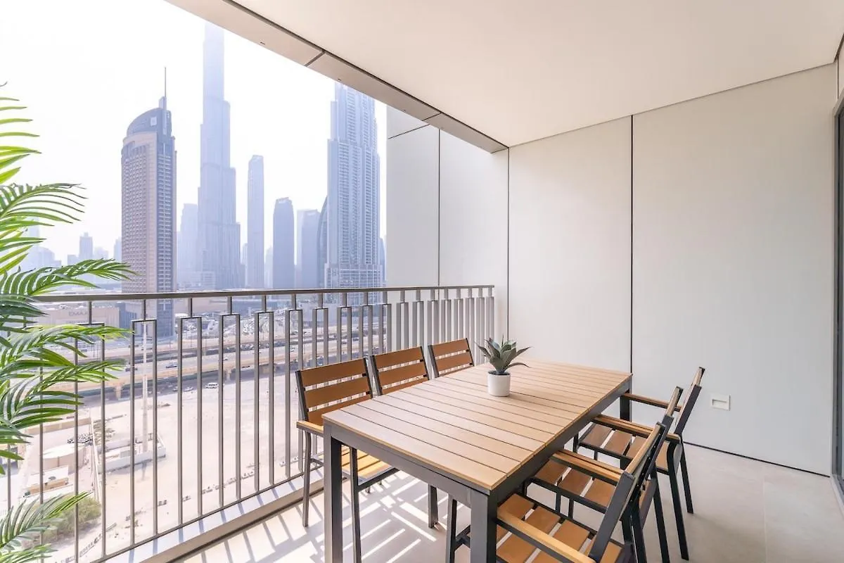 Luxurious 4-Bedrooms Near Burj Khalifa And Dubai Mall In Downtown! Apartment