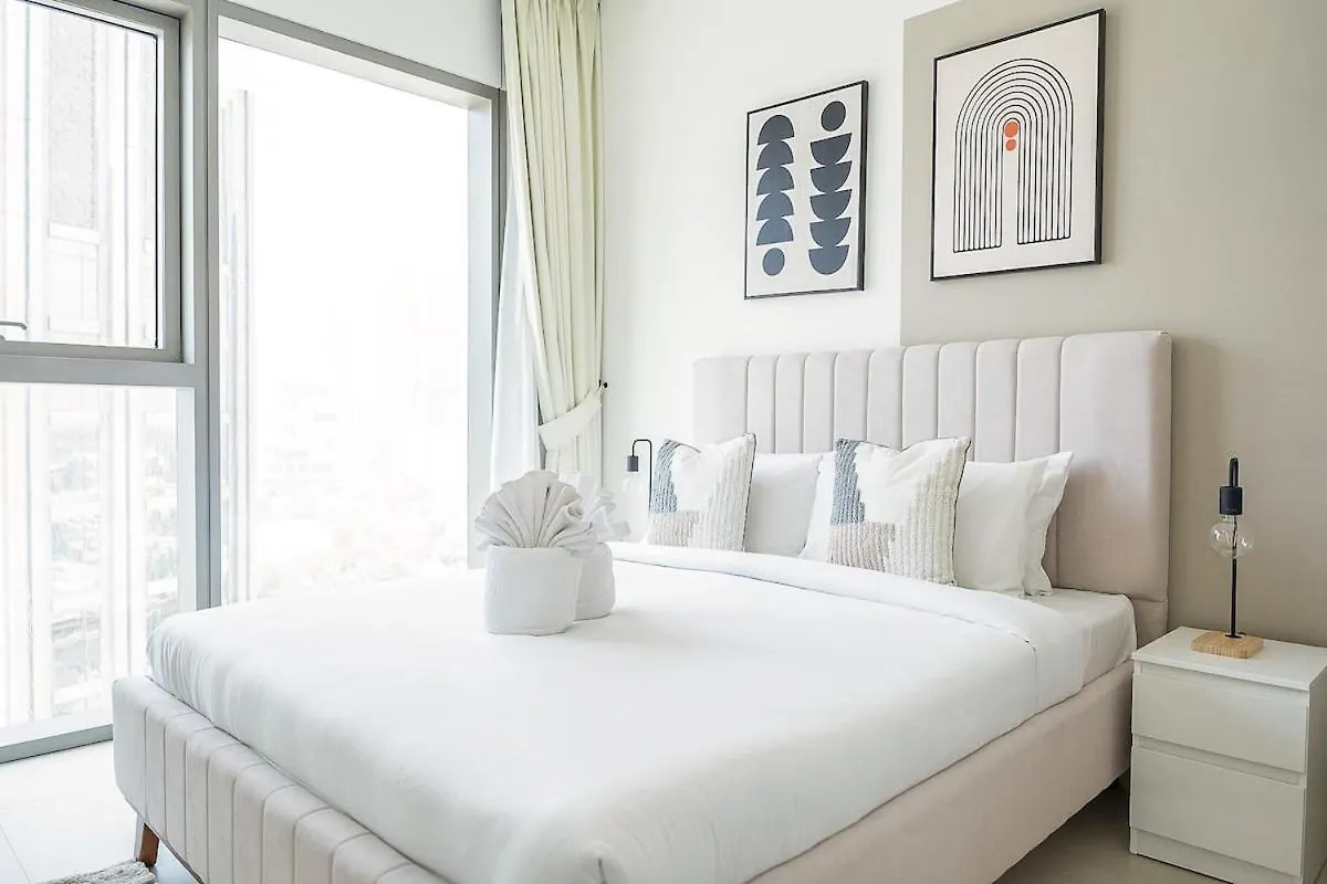 Luxurious 4-Bedrooms Near Burj Khalifa And Dubai Mall In Downtown! United Arab Emirates