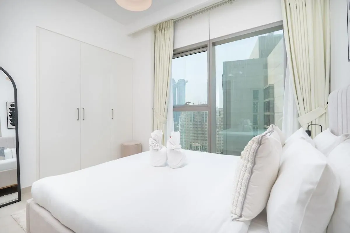 Luxurious 4-Bedrooms Near Burj Khalifa And Dubai Mall In Downtown! 0*,