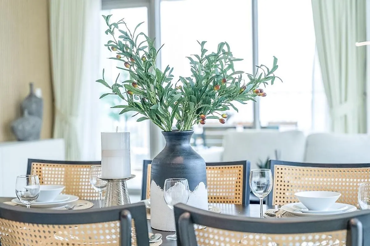 Luxurious 4-Bedrooms Near Burj Khalifa And Dubai Mall In Downtown!